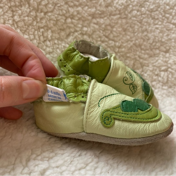2/$20 | ROBEEZ | 0-6M | SOFT SOLE | LEATHER - Picture 4 of 6